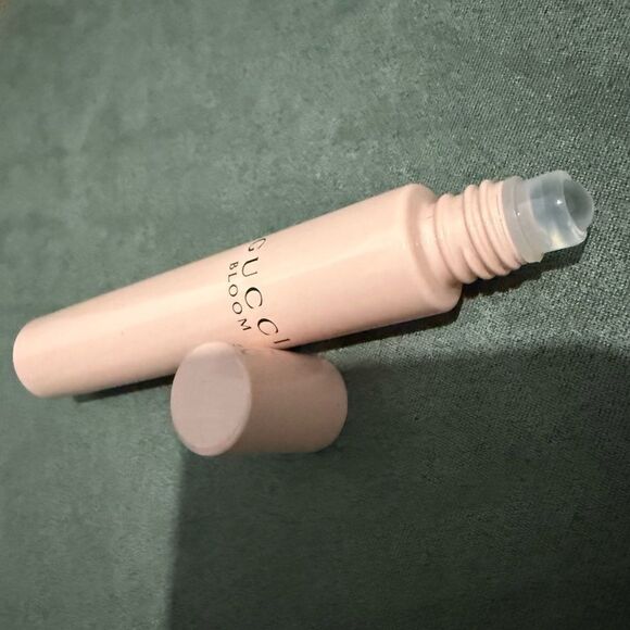 GUCCI BLOOM ROLLERBALL – BLOOM INTO YOURSELF - Picture 6 of 17